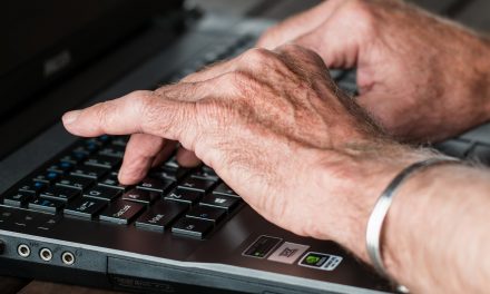 Inégalités numériques : la Belgique visée par une réclamation collective devant le Comité européen des droits sociaux