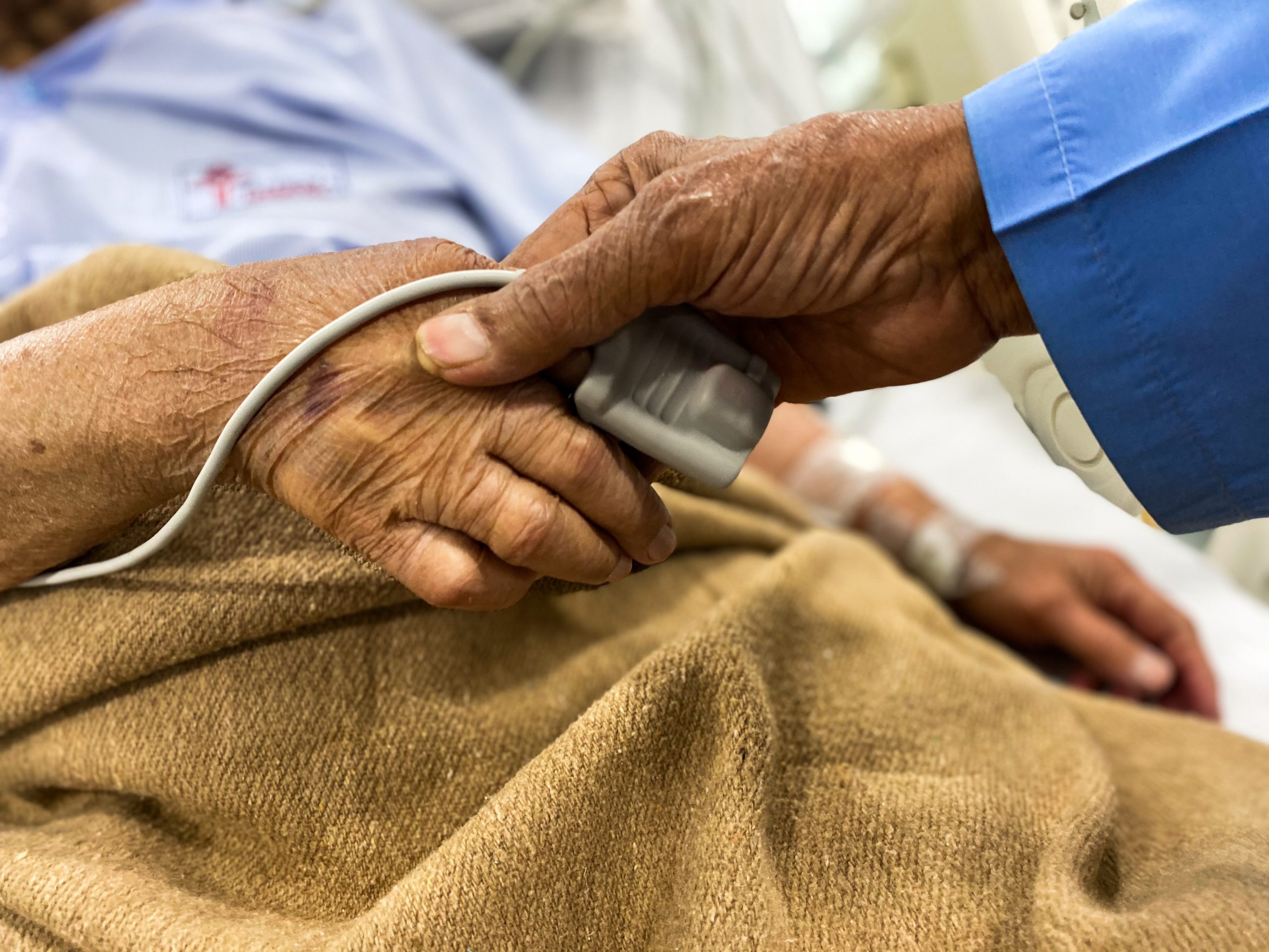Le 8 octobre est la Journée mondiale des soins palliatifs. A cette occasion, Liages (anciennement Espace Seniors), association du réseau Solidaris, tient à rappeler que la loi relative aux soins palliatifs fut modifiée en 2016 en vue d'élargir la définition de ces soins.